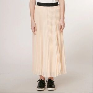 Elegant Plus Sized Cream Pleated Skirt Crystal-Kobe